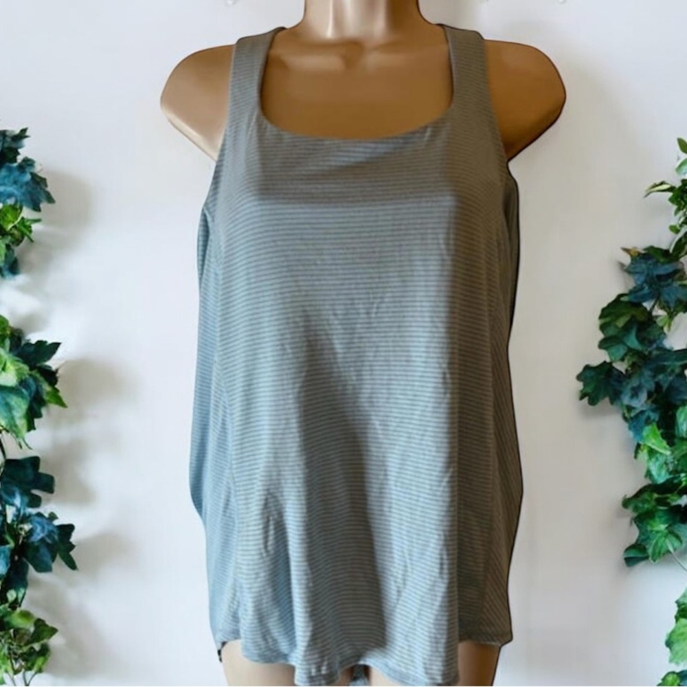 Lululemon 2-in-1 Tank Top‎ with Built-In Sports Bra Blue Striped Size 8